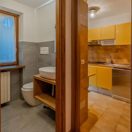 Casa Julie - Accogliente Rifugio Nella Quiete - Cour 0157 库马约尔