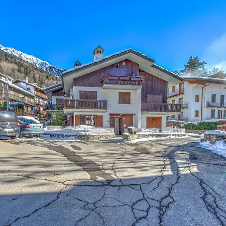 Casa Julie - Accogliente Rifugio Nella Quiete - Cour 0157