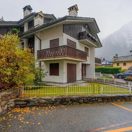 Casa Julie - Accogliente Rifugio Nella Quiete - Cour 0157