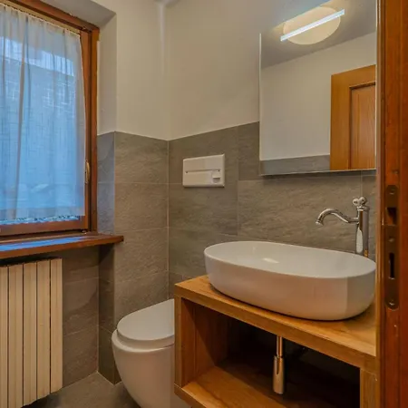 Casa Julie - Accogliente Rifugio Nella Quiete - Cour 0157