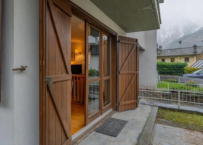 Апартаменти Casa Julie - Accogliente Rifugio Nella Quiete - Cour 0157