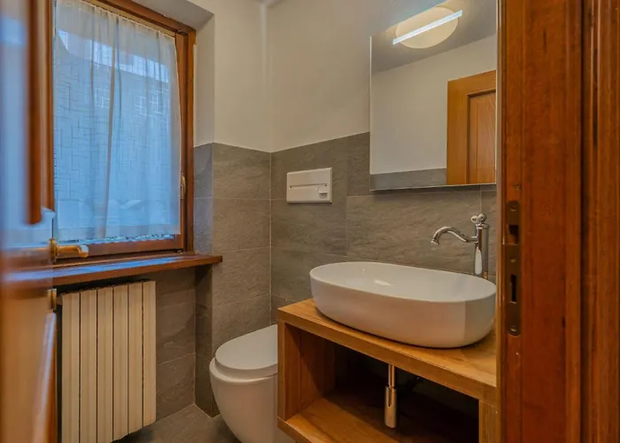 Casa Julie - Accogliente Rifugio Nella Quiete - Cour 0157